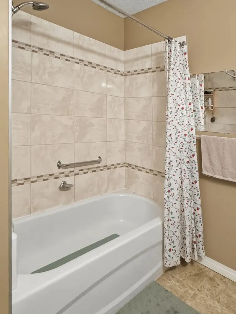 10214 97 Avenue Grande Cache AB t0e0y0
