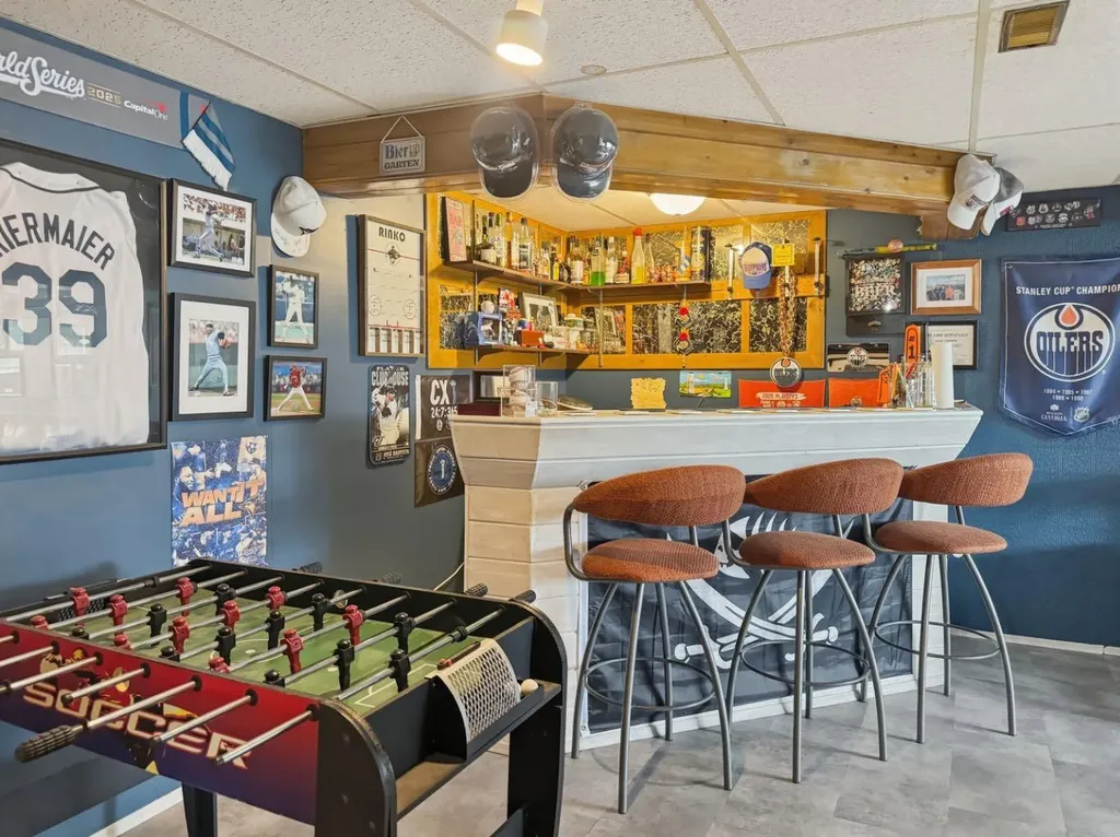 10214 97 Avenue Grande Cache AB t0e0y0