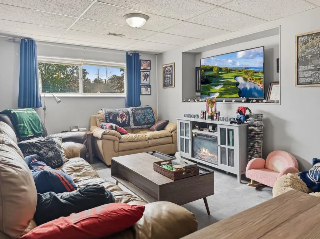 10214 97 Avenue Grande Cache AB t0e0y0