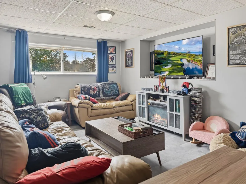 10214 97 Avenue Grande Cache AB t0e0y0