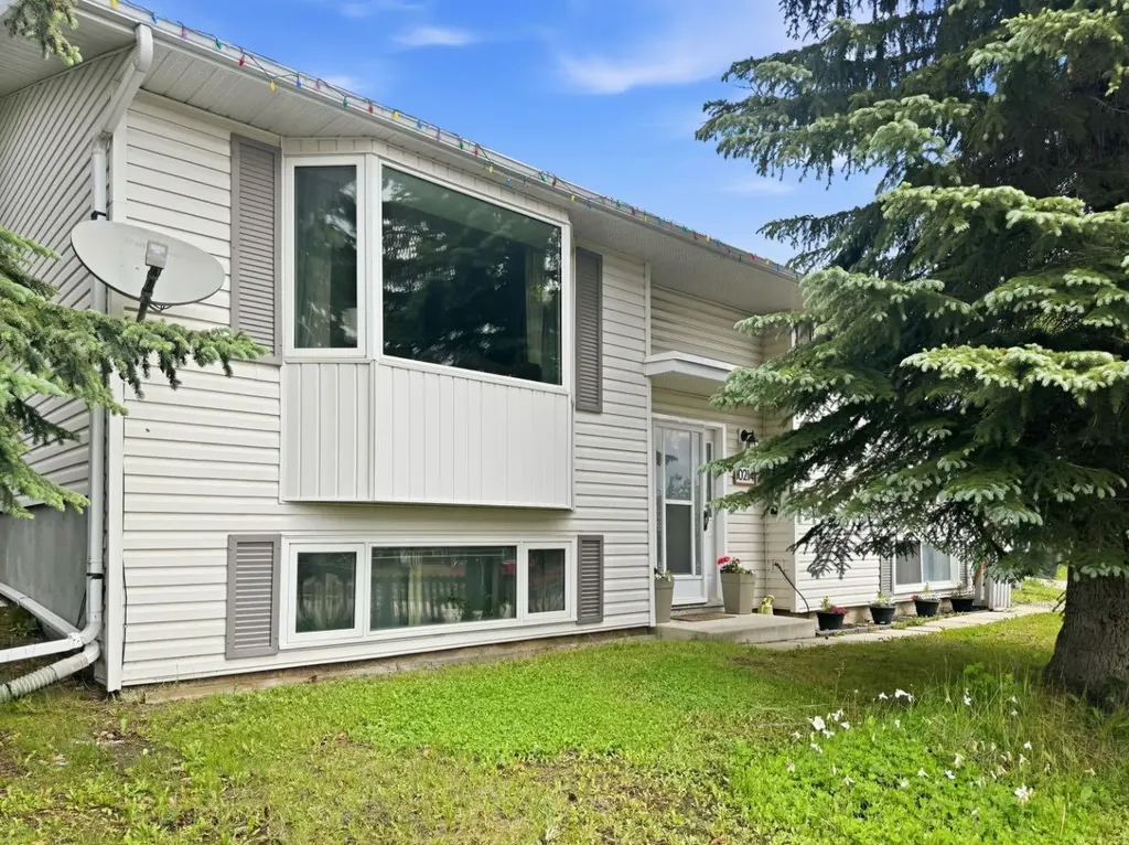 10214 97 Avenue Grande Cache AB t0e0y0