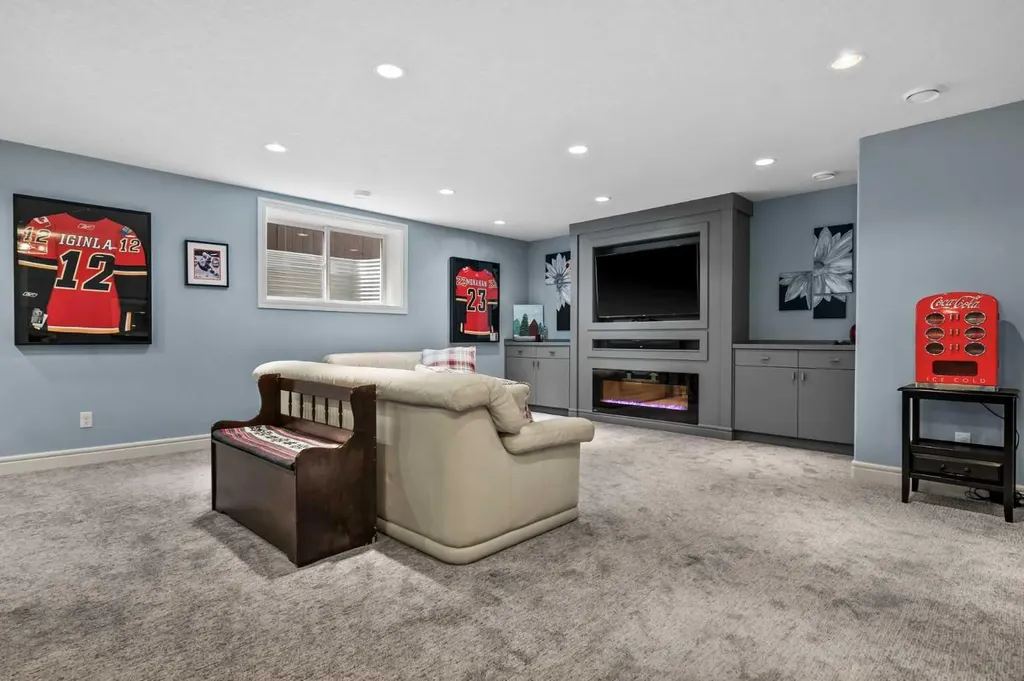 144 Silverado Skies Manor SW Calgary AB T2X 0K2