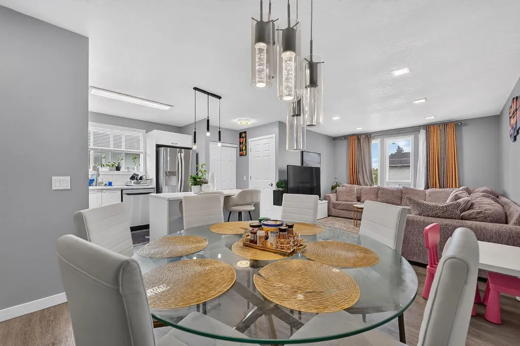 200 Fonda Drive SE Calgary AB T2A 6E6