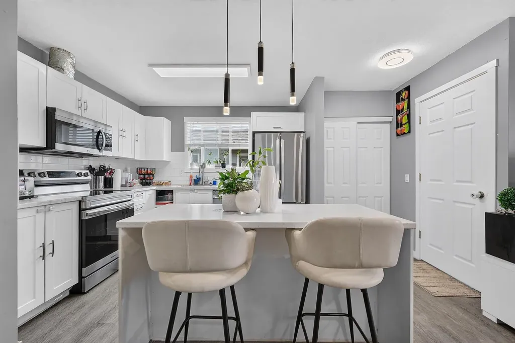 200 Fonda Drive SE Calgary AB T2A 6E6