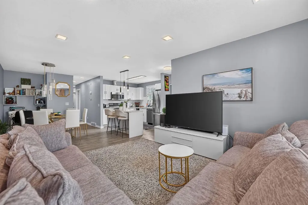 200 Fonda Drive SE Calgary AB T2A 6E6