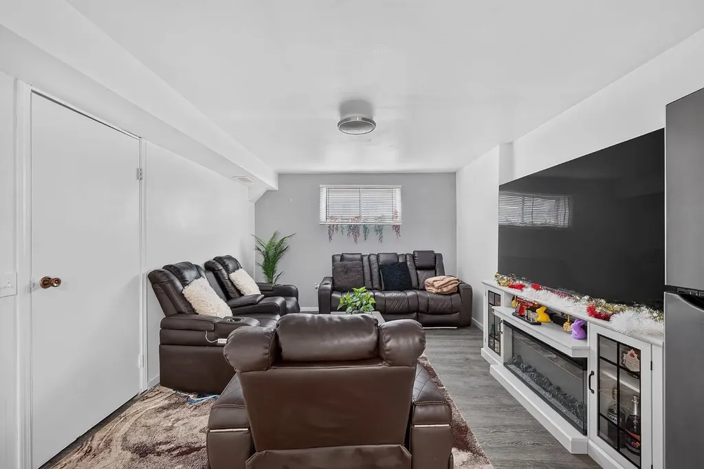 200 Fonda Drive SE Calgary AB T2A 6E6