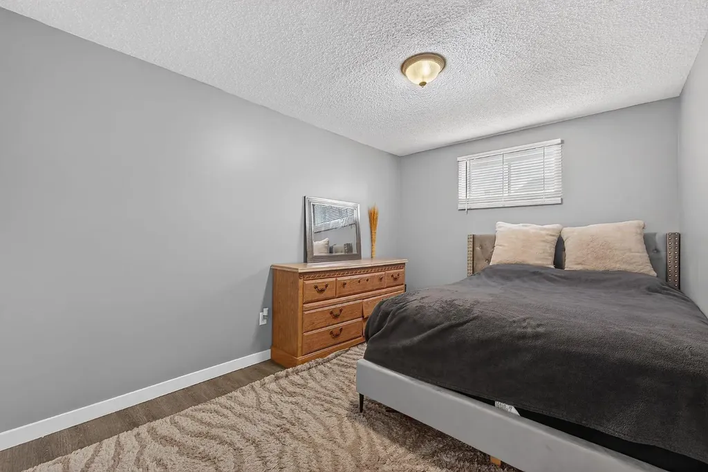 200 Fonda Drive SE Calgary AB T2A 6E6