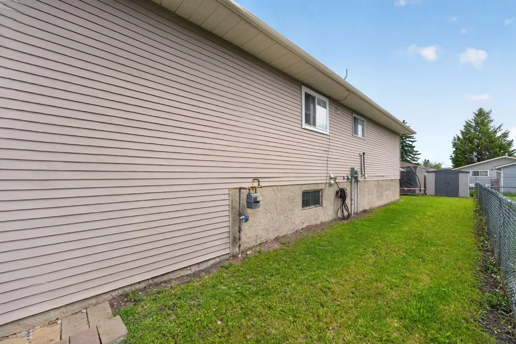200 Fonda Drive SE Calgary AB T2A 6E6