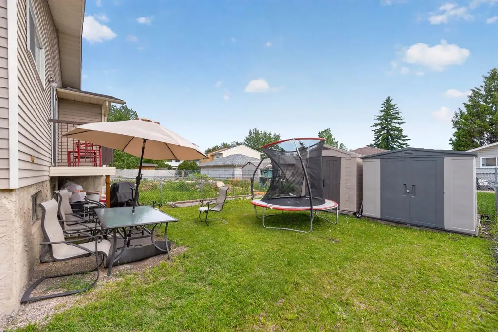 200 Fonda Drive SE Calgary AB T2A 6E6