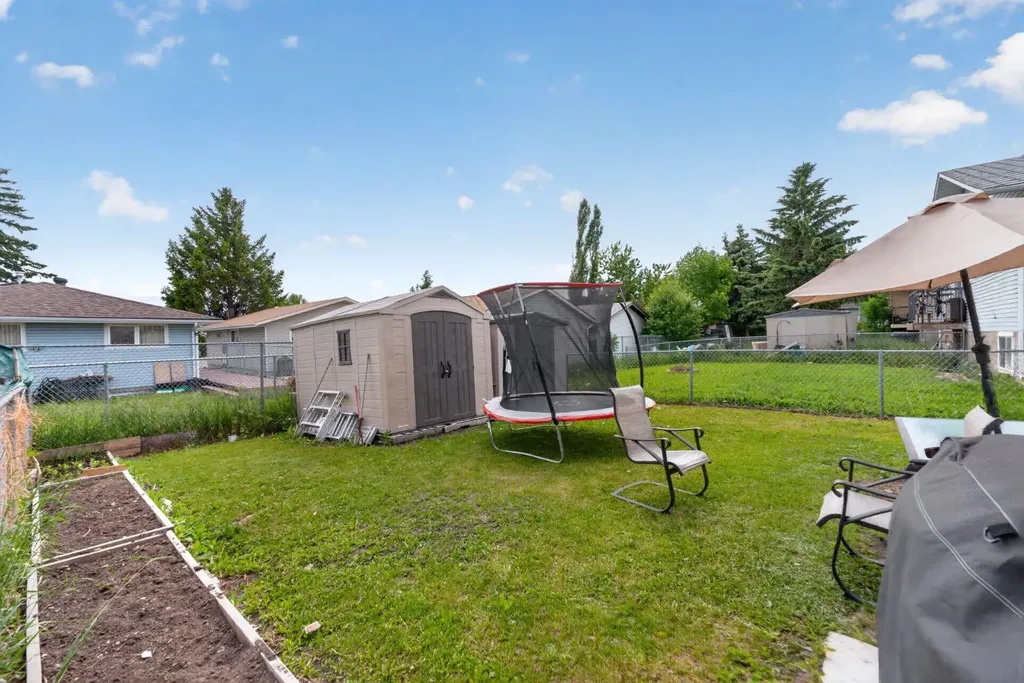 200 Fonda Drive SE Calgary AB T2A 6E6
