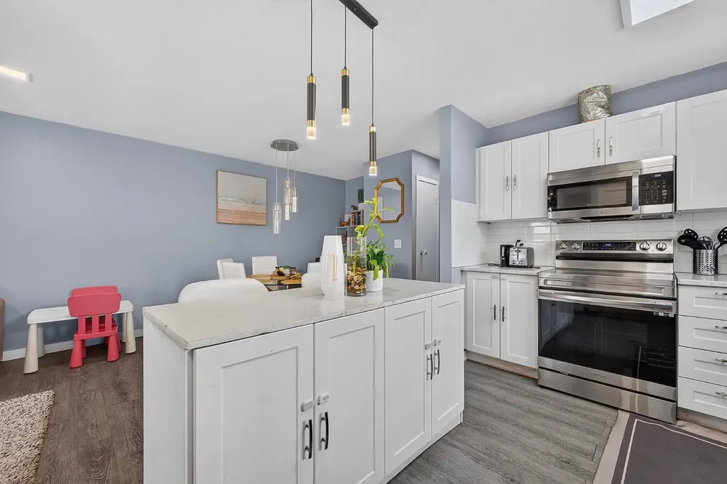 200 Fonda Drive SE Calgary AB T2A 6E6