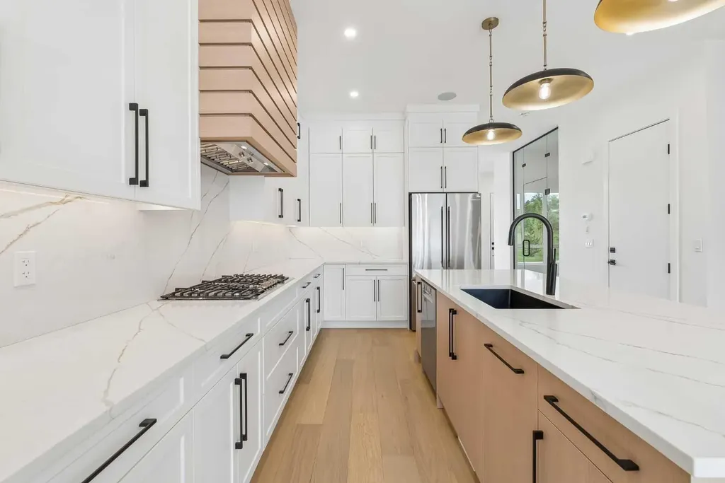 1025 32 Avenue NW Calgary AB T2K 0B2