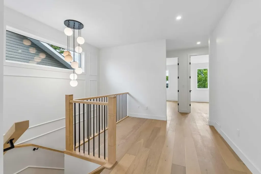 1025 32 Avenue NW Calgary AB T2K 0B2