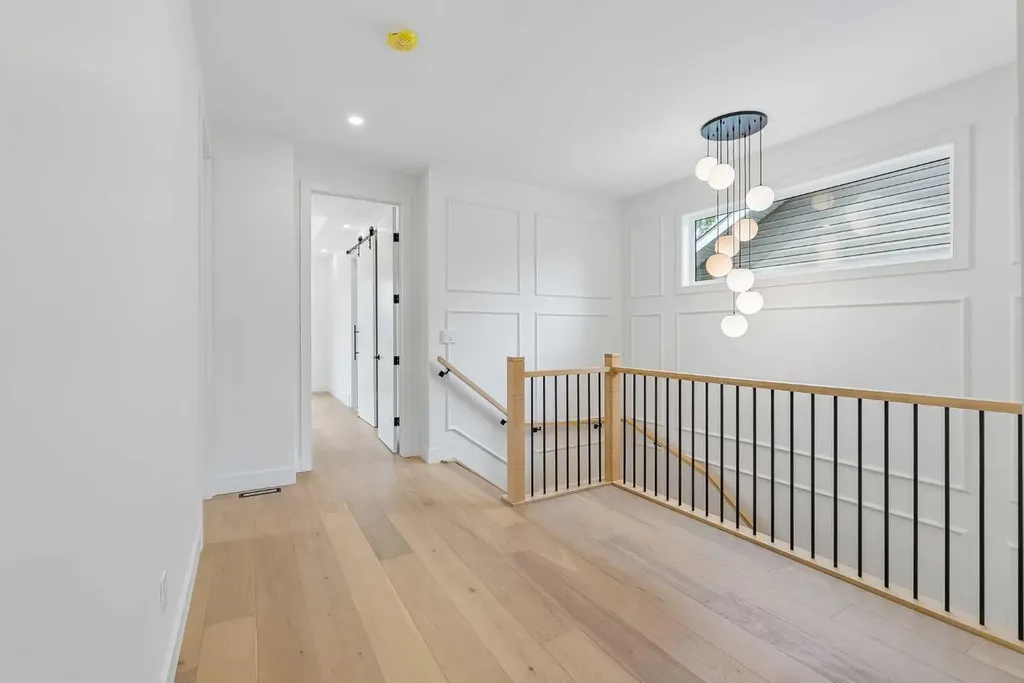 1025 32 Avenue NW Calgary AB T2K 0B2