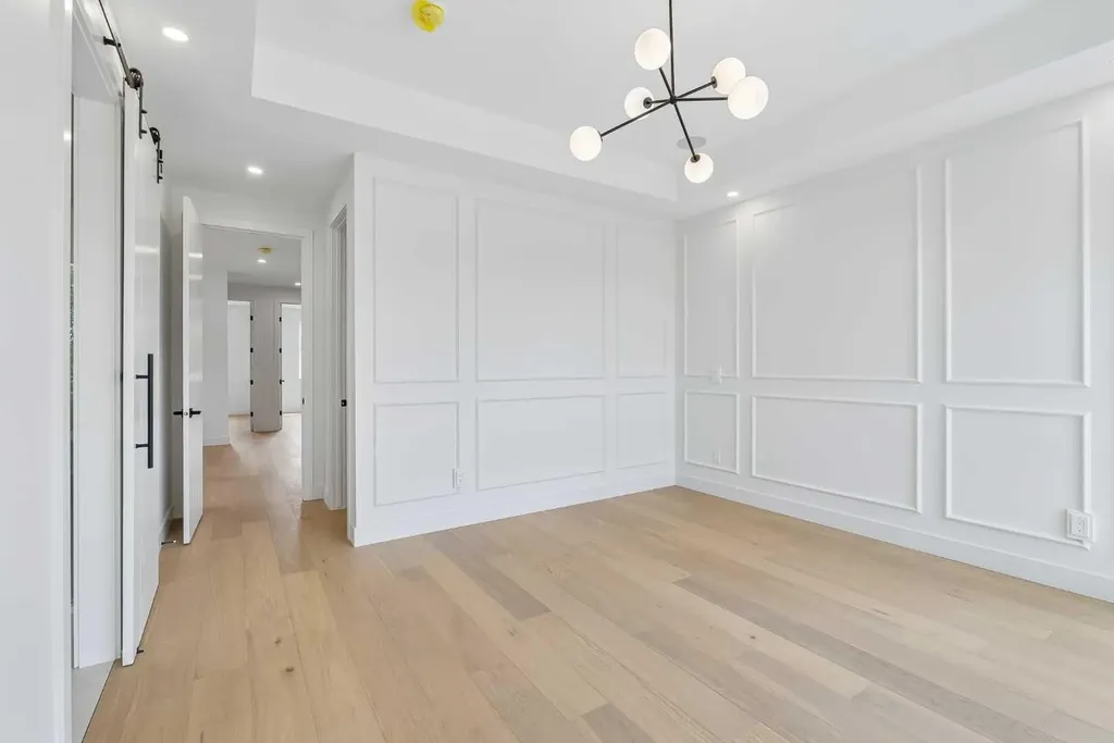 1025 32 Avenue NW Calgary AB T2K 0B2