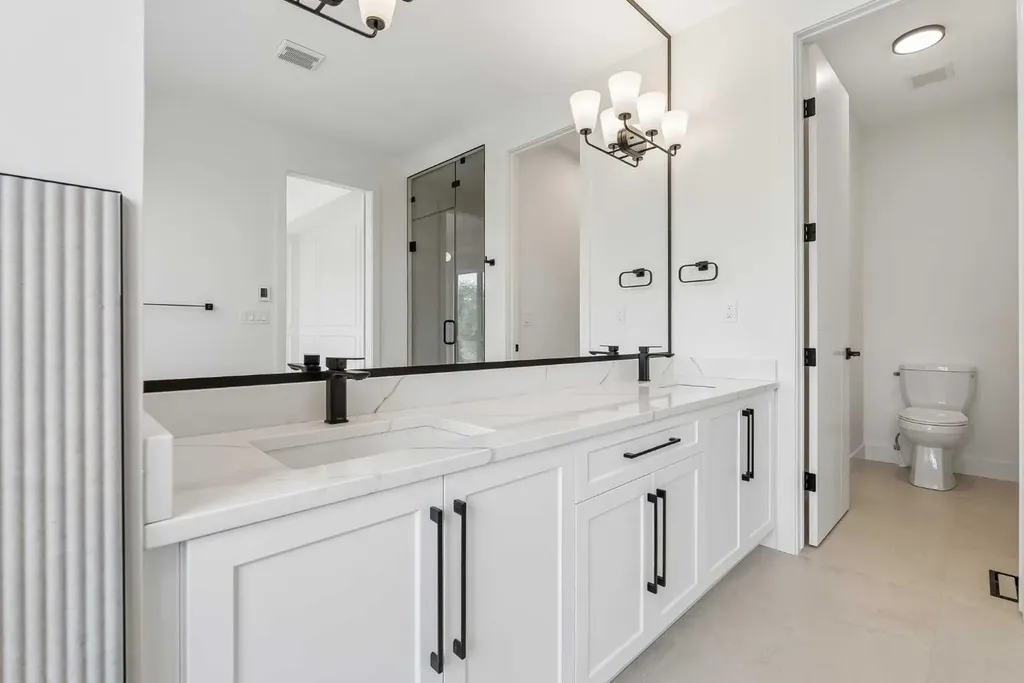 1025 32 Avenue NW Calgary AB T2K 0B2