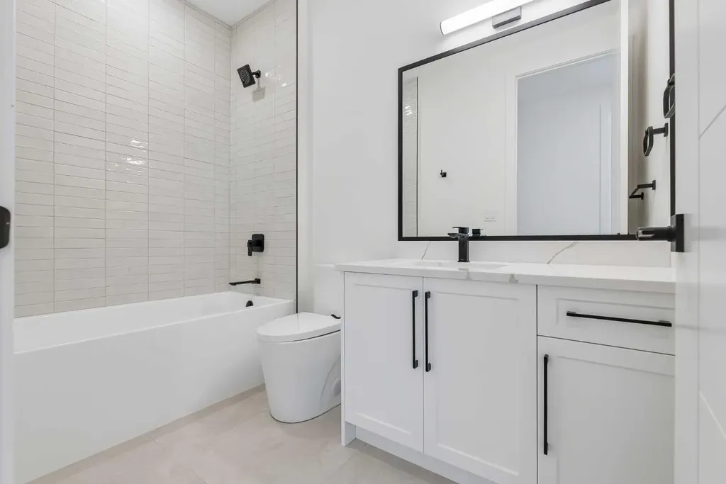 1025 32 Avenue NW Calgary AB T2K 0B2
