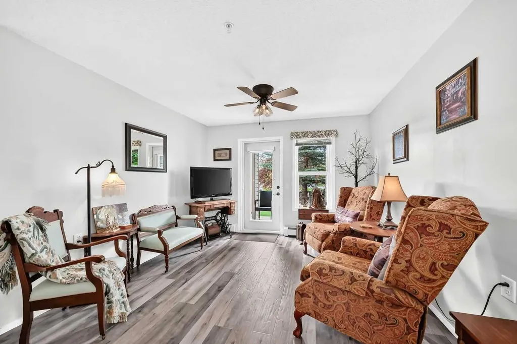 5000 Somervale Court SW Calgary AB T2Y4M1