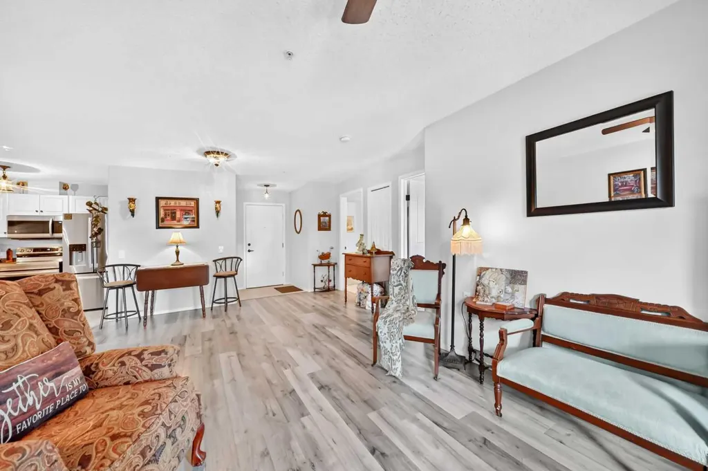 5000 Somervale Court SW Calgary AB T2Y4M1