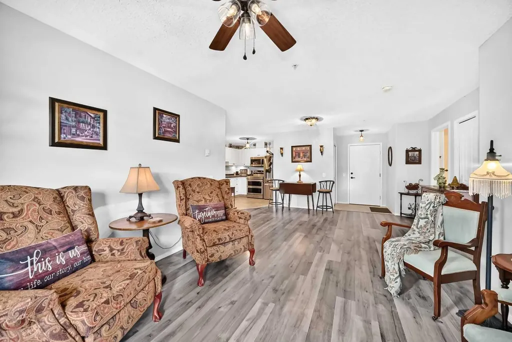 5000 Somervale Court SW Calgary AB T2Y4M1