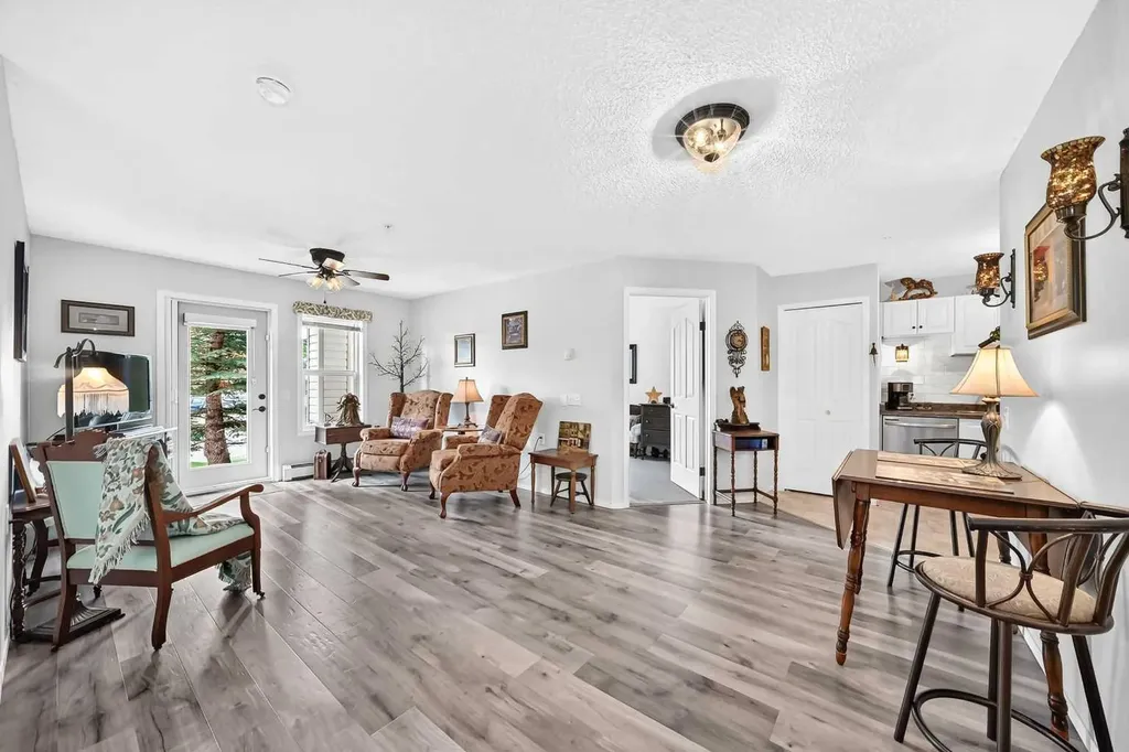 5000 Somervale Court SW Calgary AB T2Y4M1