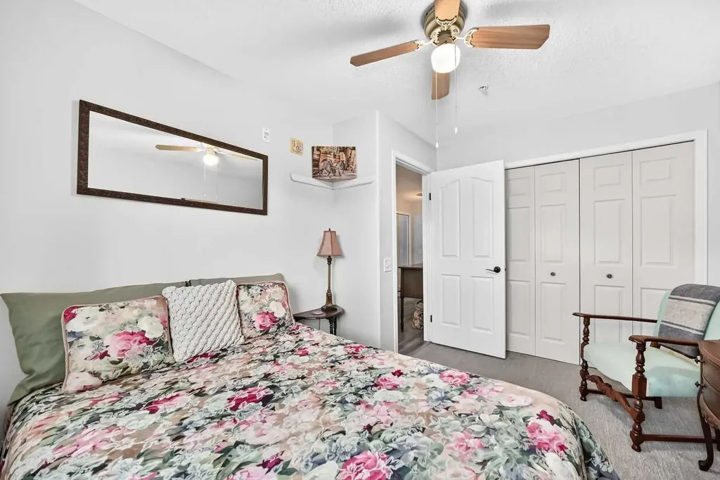 5000 Somervale Court SW Calgary AB T2Y4M1