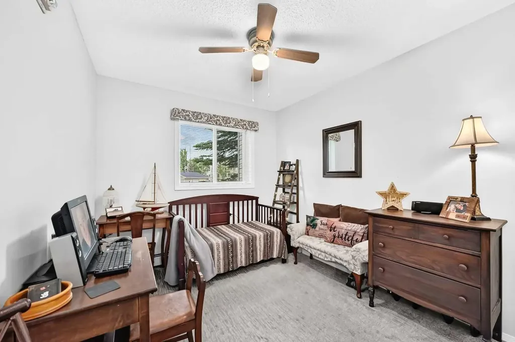 5000 Somervale Court SW Calgary AB T2Y4M1