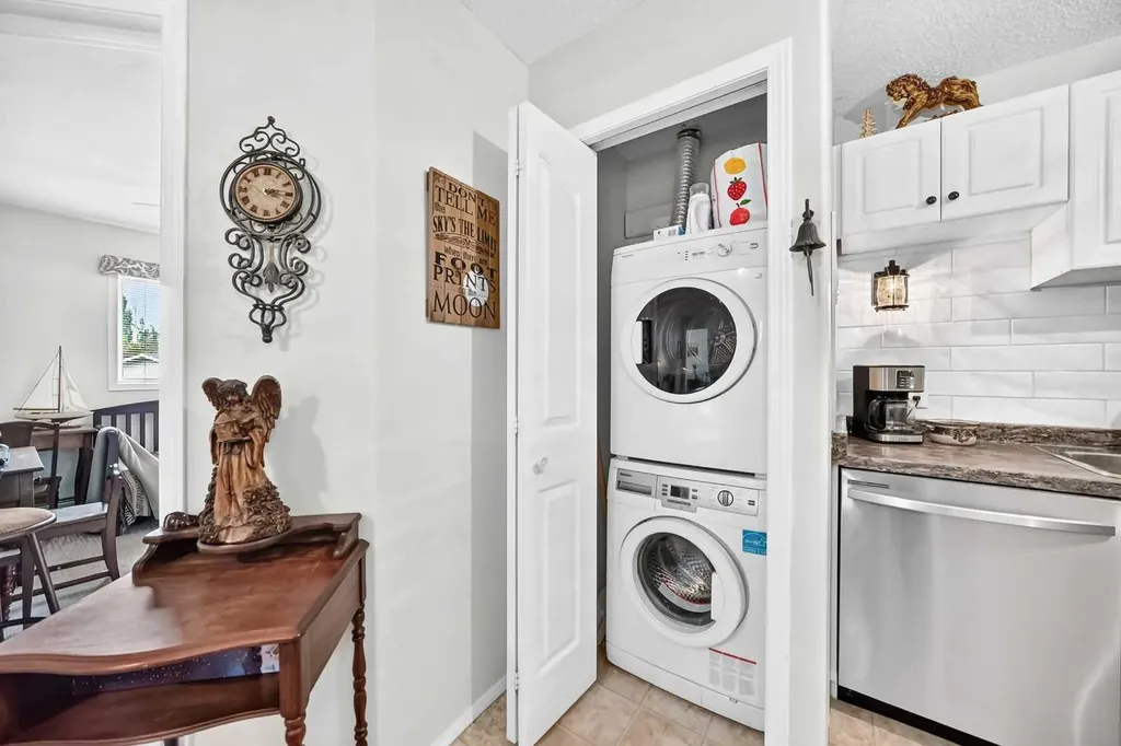 5000 Somervale Court SW Calgary AB T2Y4M1