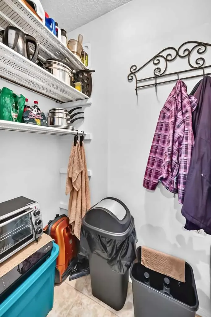 5000 Somervale Court SW Calgary AB T2Y4M1