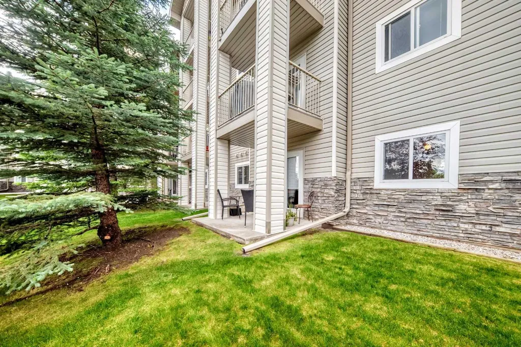5000 Somervale Court SW Calgary AB T2Y4M1