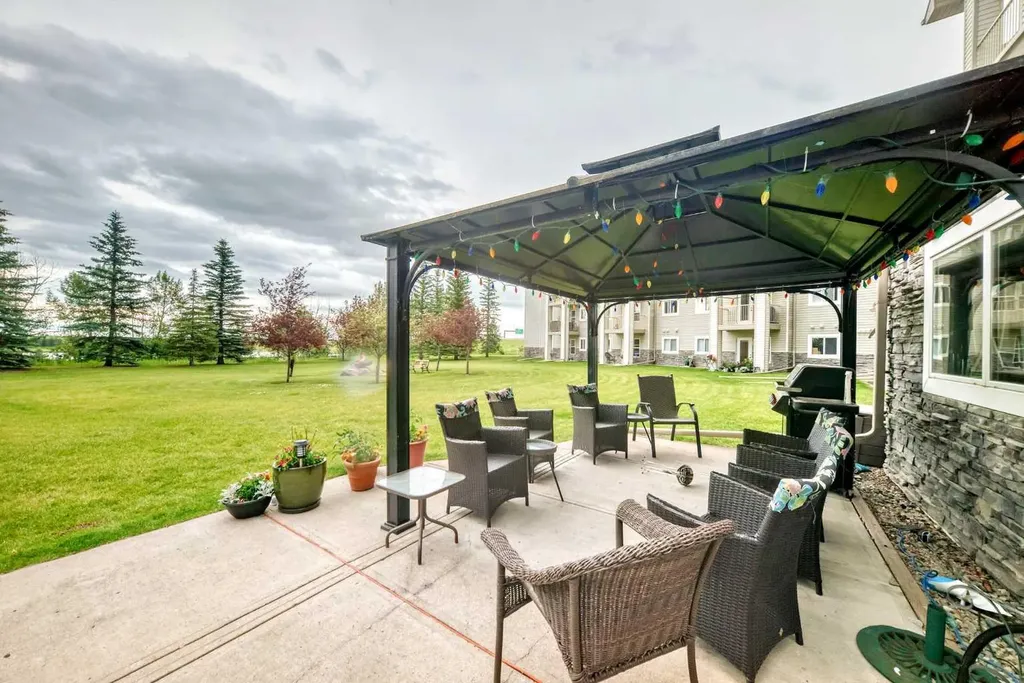 5000 Somervale Court SW Calgary AB T2Y4M1