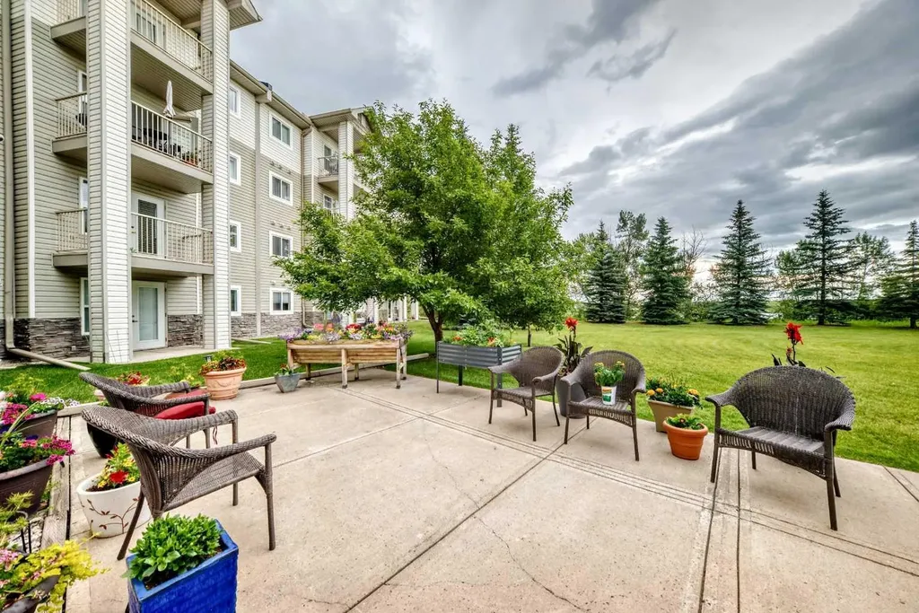 5000 Somervale Court SW Calgary AB T2Y4M1