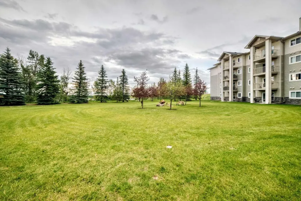 5000 Somervale Court SW Calgary AB T2Y4M1