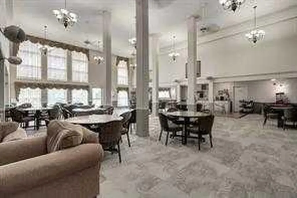 5000 Somervale Court SW Calgary AB T2Y4M1