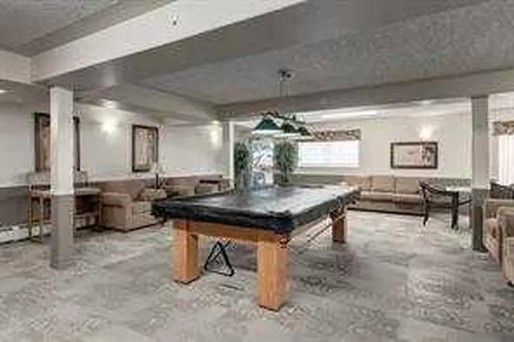 5000 Somervale Court SW Calgary AB T2Y4M1