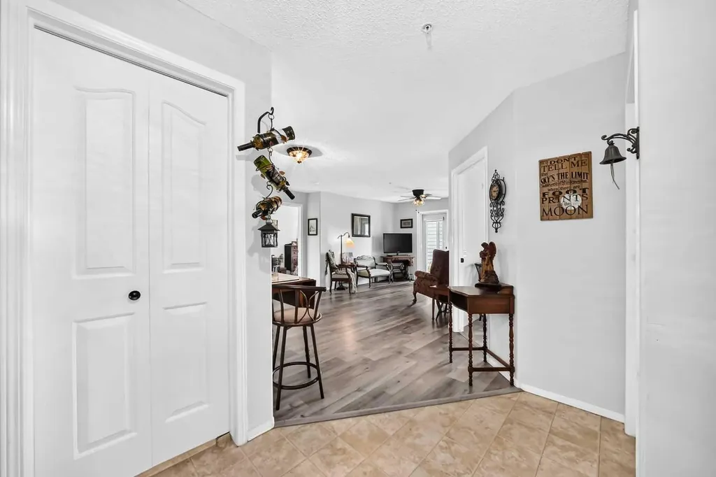 5000 Somervale Court SW Calgary AB T2Y4M1