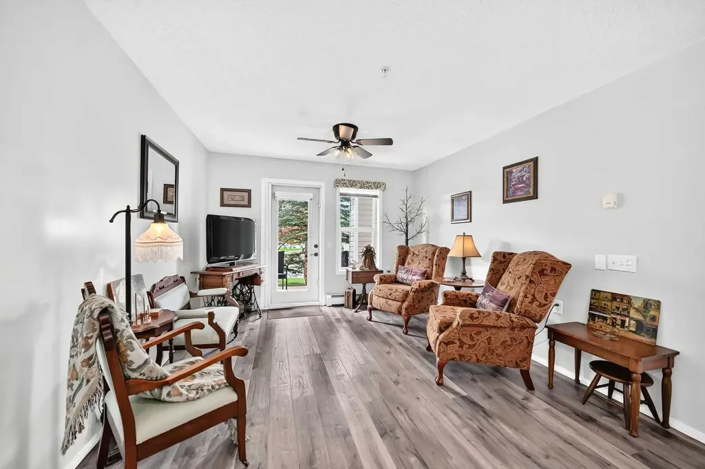 5000 Somervale Court SW Calgary AB T2Y4M1