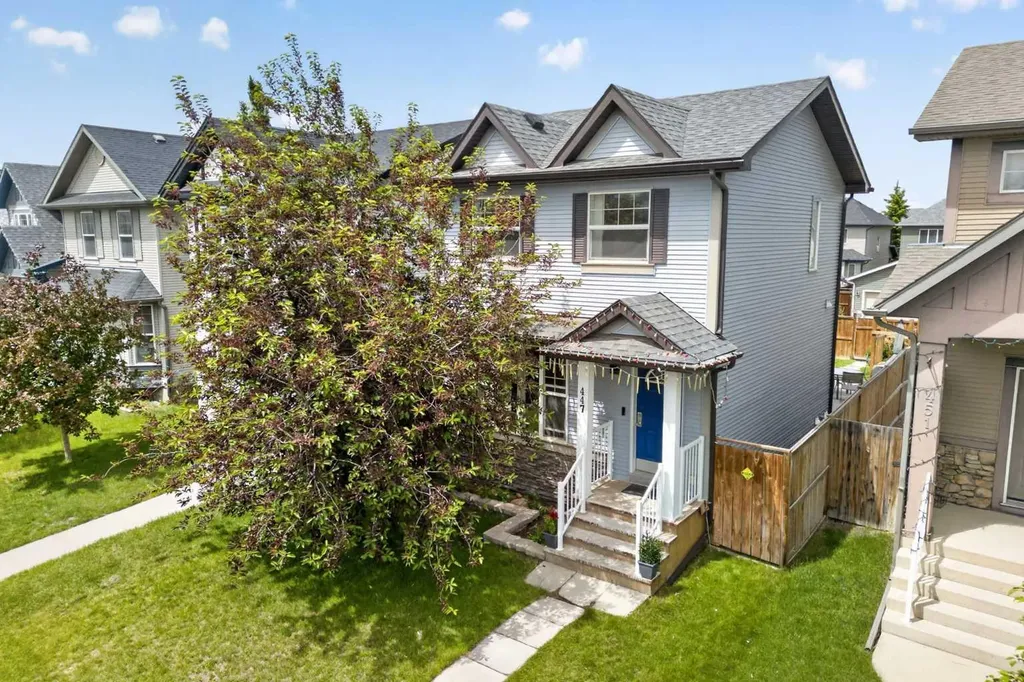 447 Silverado Plains Circle SW Calgary AB T2X 0H4