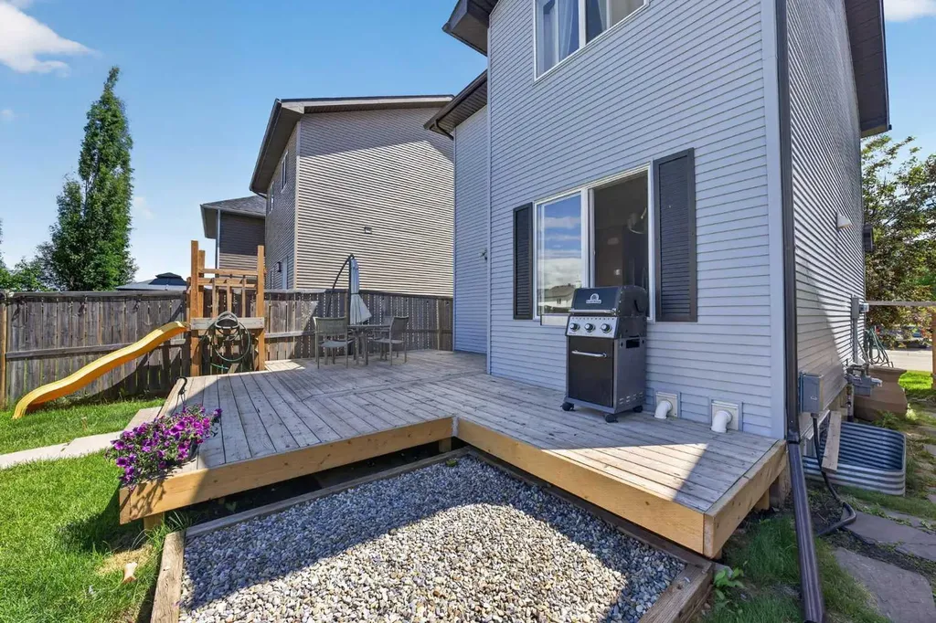 447 Silverado Plains Circle SW Calgary AB T2X 0H4