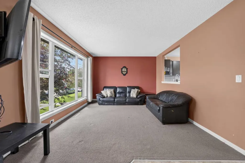 447 Silverado Plains Circle SW Calgary AB T2X 0H4