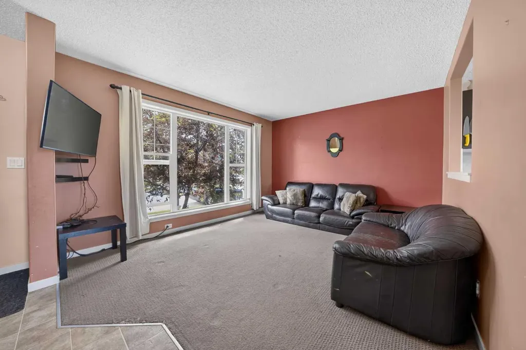 447 Silverado Plains Circle SW Calgary AB T2X 0H4