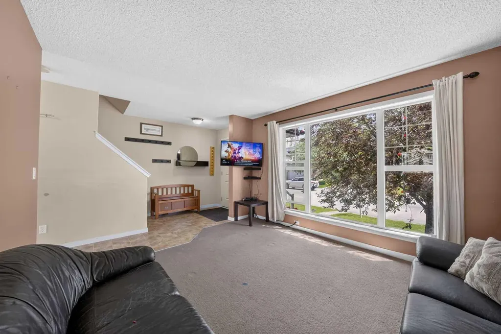 447 Silverado Plains Circle SW Calgary AB T2X 0H4