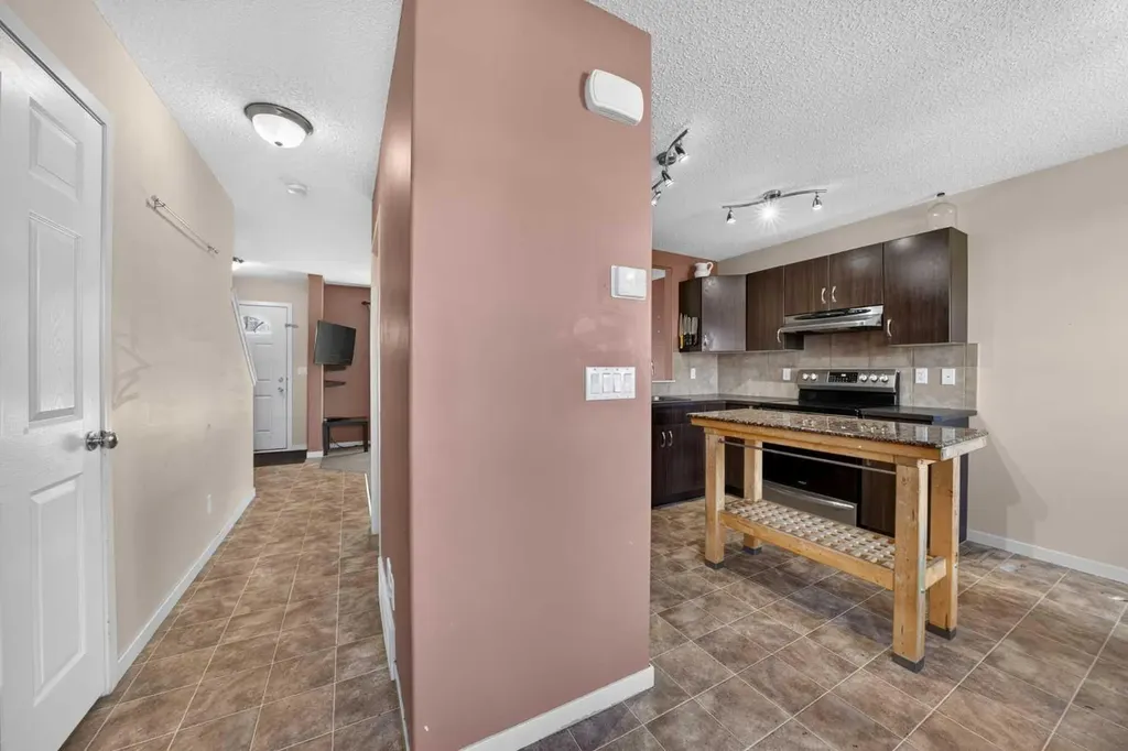 447 Silverado Plains Circle SW Calgary AB T2X 0H4