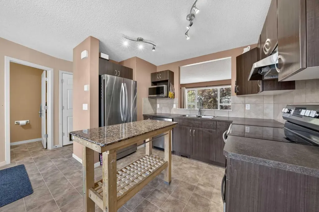 447 Silverado Plains Circle SW Calgary AB T2X 0H4