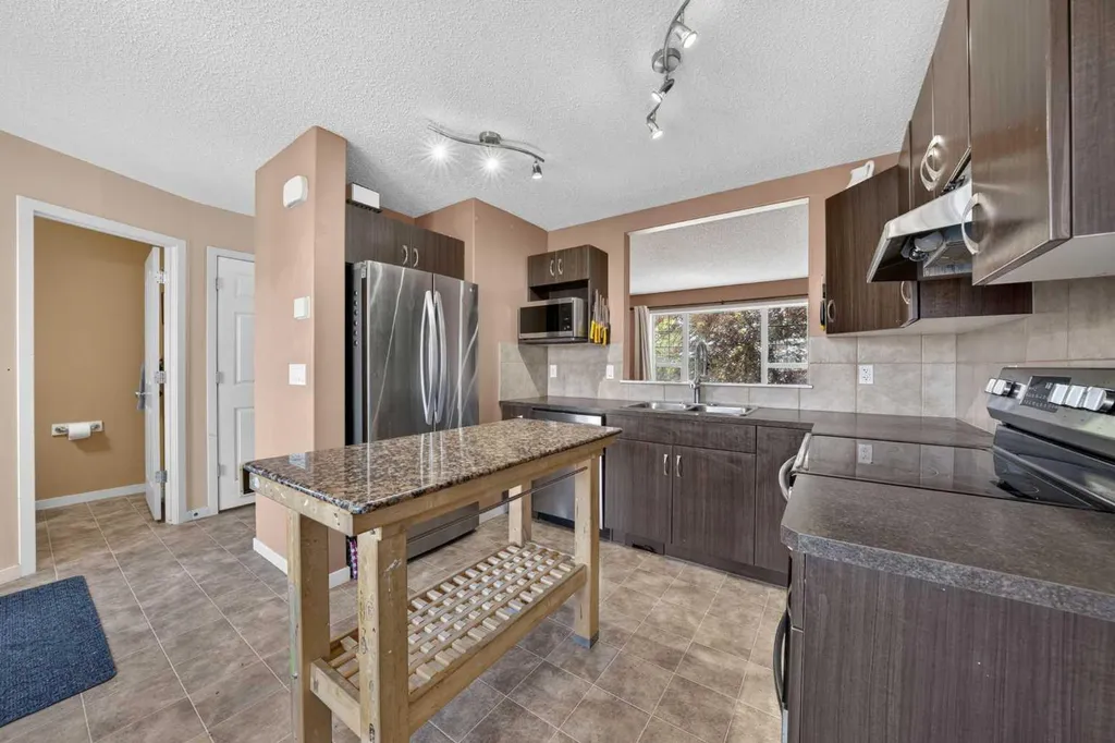 447 Silverado Plains Circle SW Calgary AB T2X 0H4