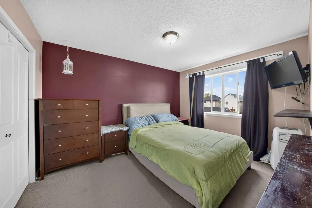 447 Silverado Plains Circle SW Calgary AB T2X 0H4