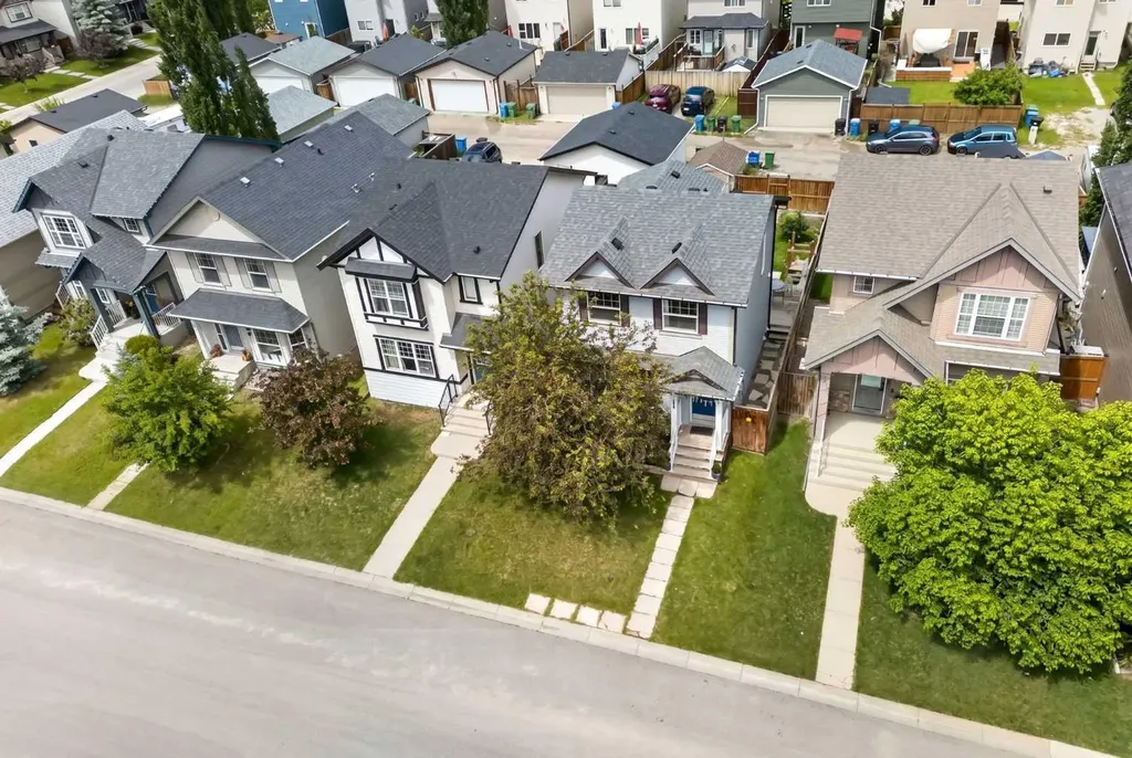 447 Silverado Plains Circle SW Calgary AB T2X 0H4