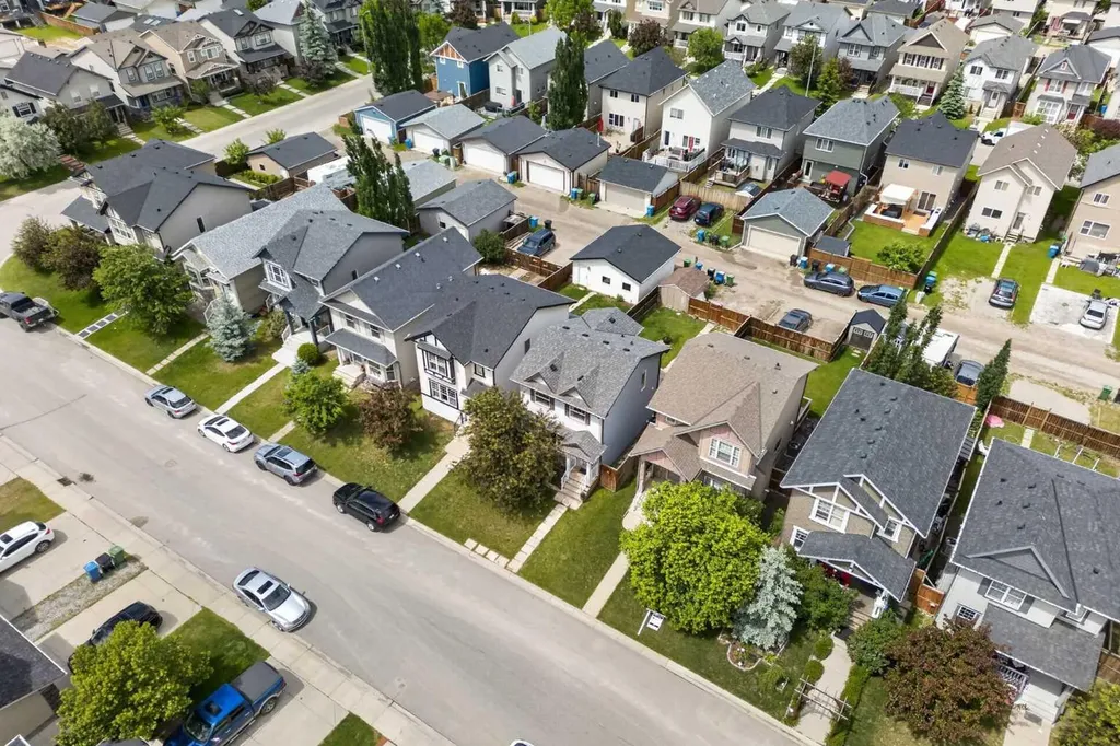 447 Silverado Plains Circle SW Calgary AB T2X 0H4