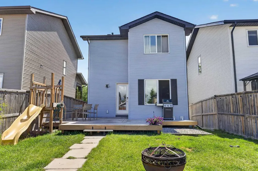 447 Silverado Plains Circle SW Calgary AB T2X 0H4