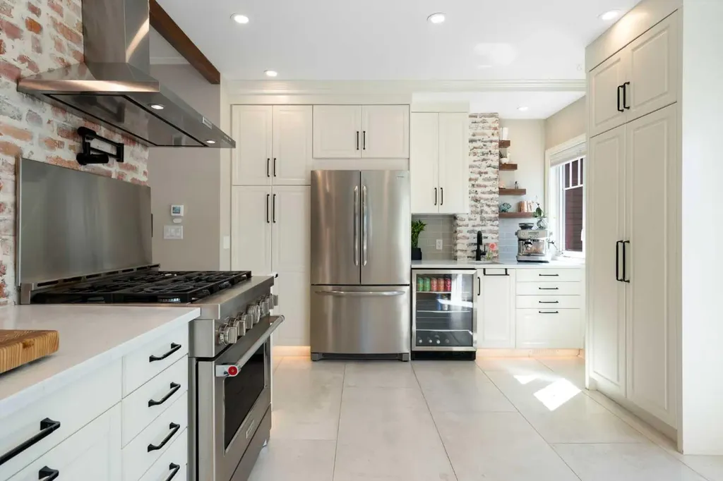521 10 Avenue NE Calgary AB T2E0X7